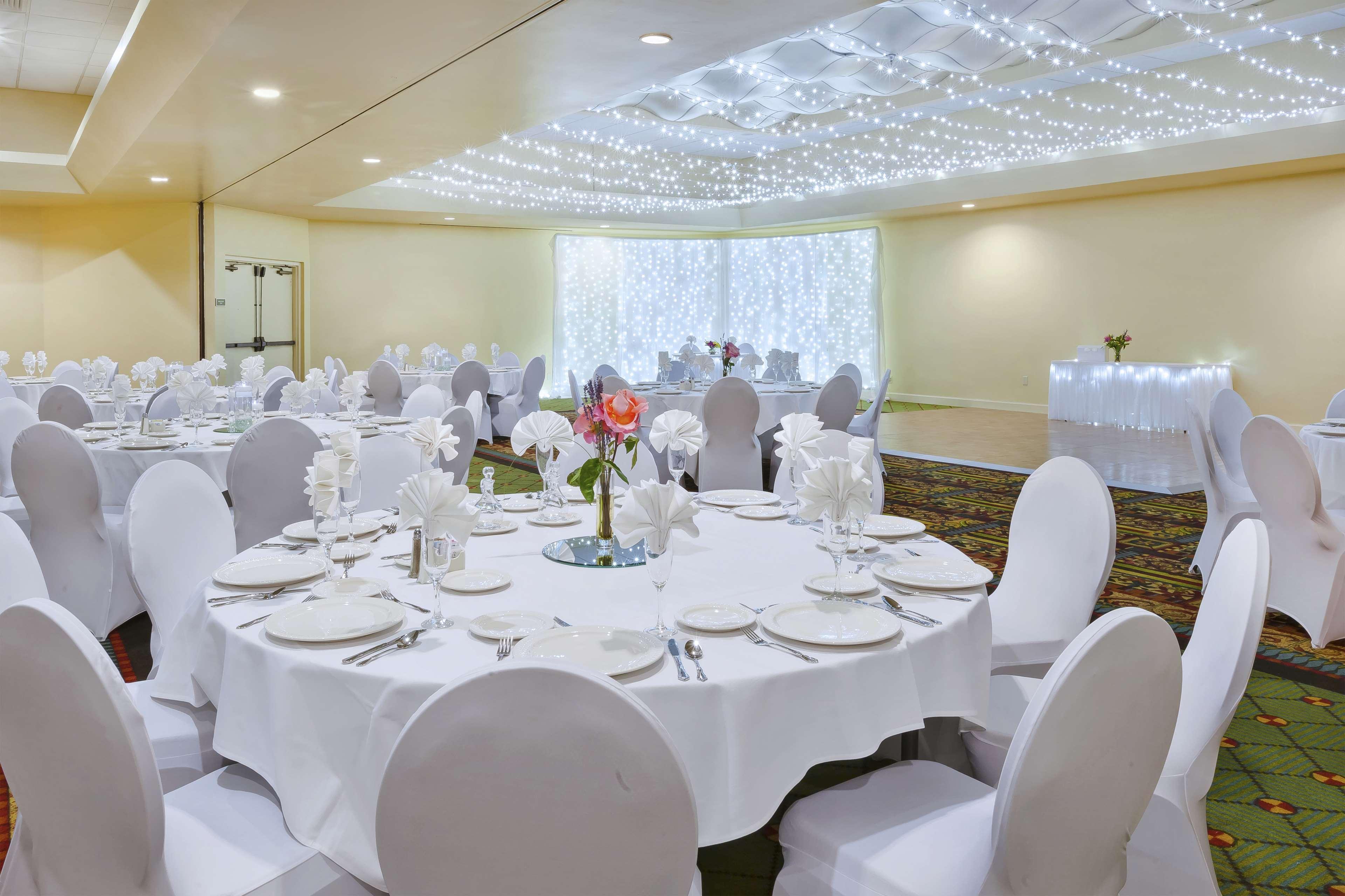 Doubletree By Hilton Holland Hotel Kültér fotó